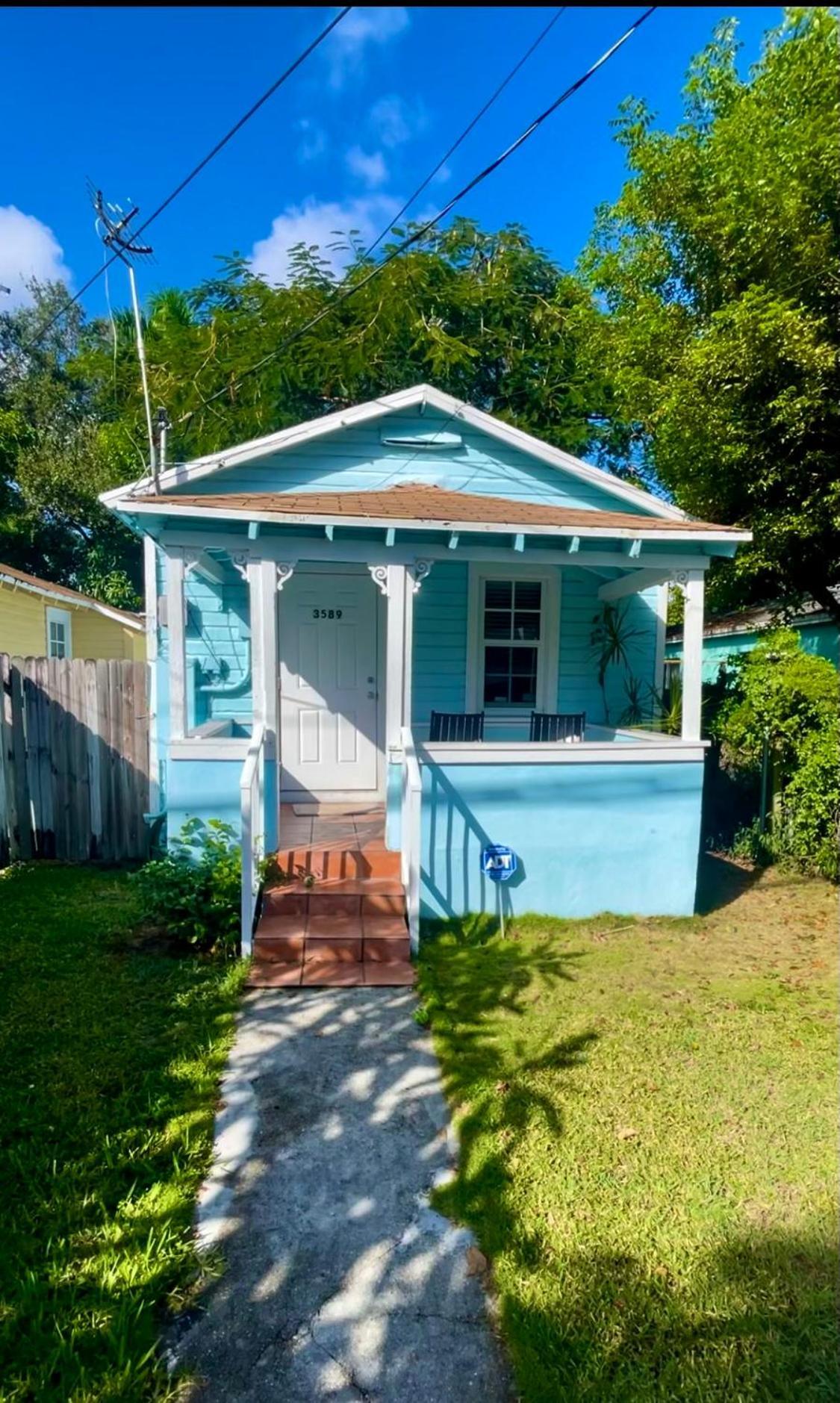 Key West Style Historic Home In Coconut Grove Florida, The Blue House Miami Exterior photo